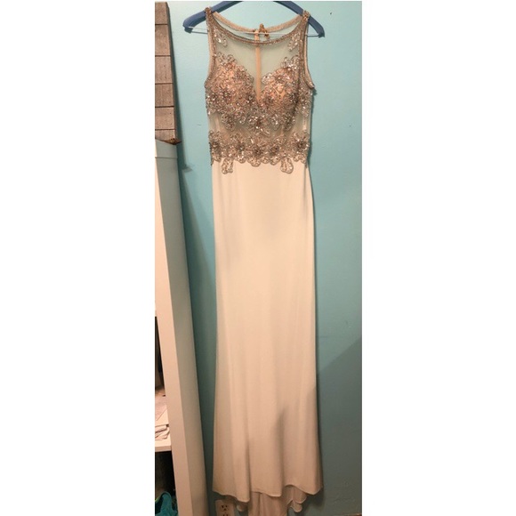 Amelia Couture Wedding Dress - Picture 2 of 6